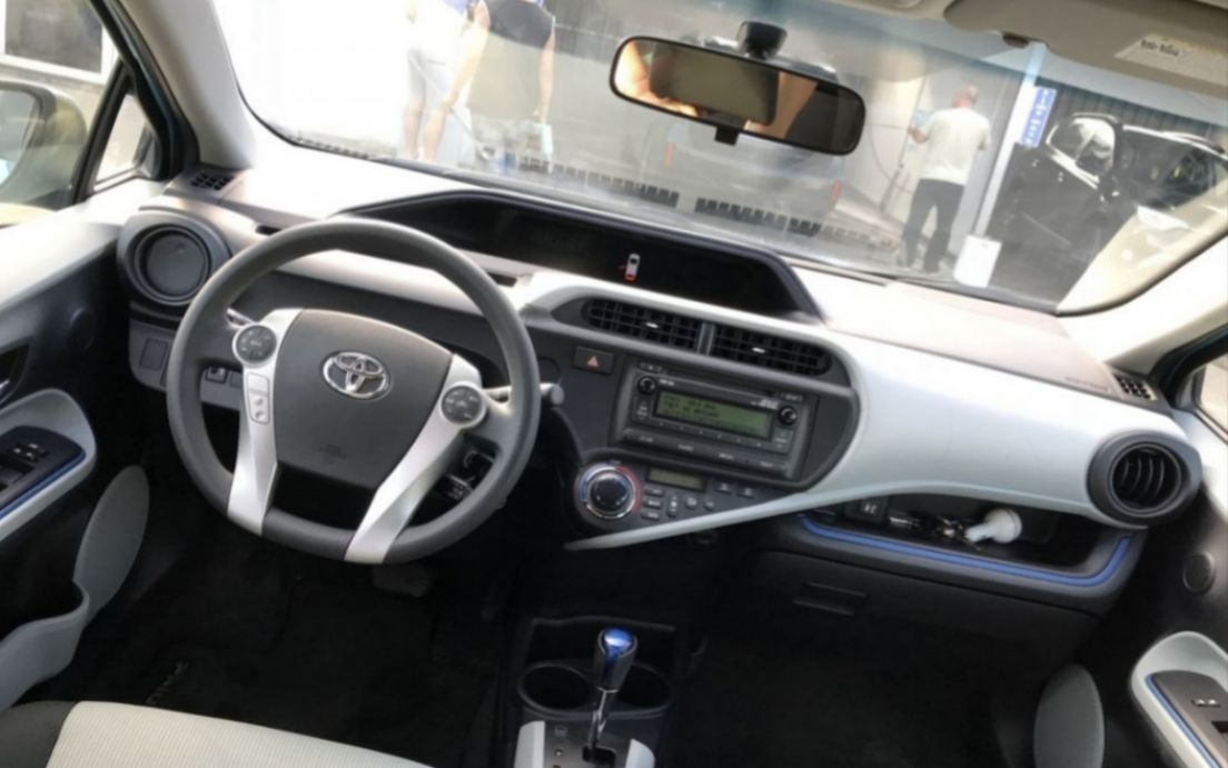 2012 TOYOTA Prius C