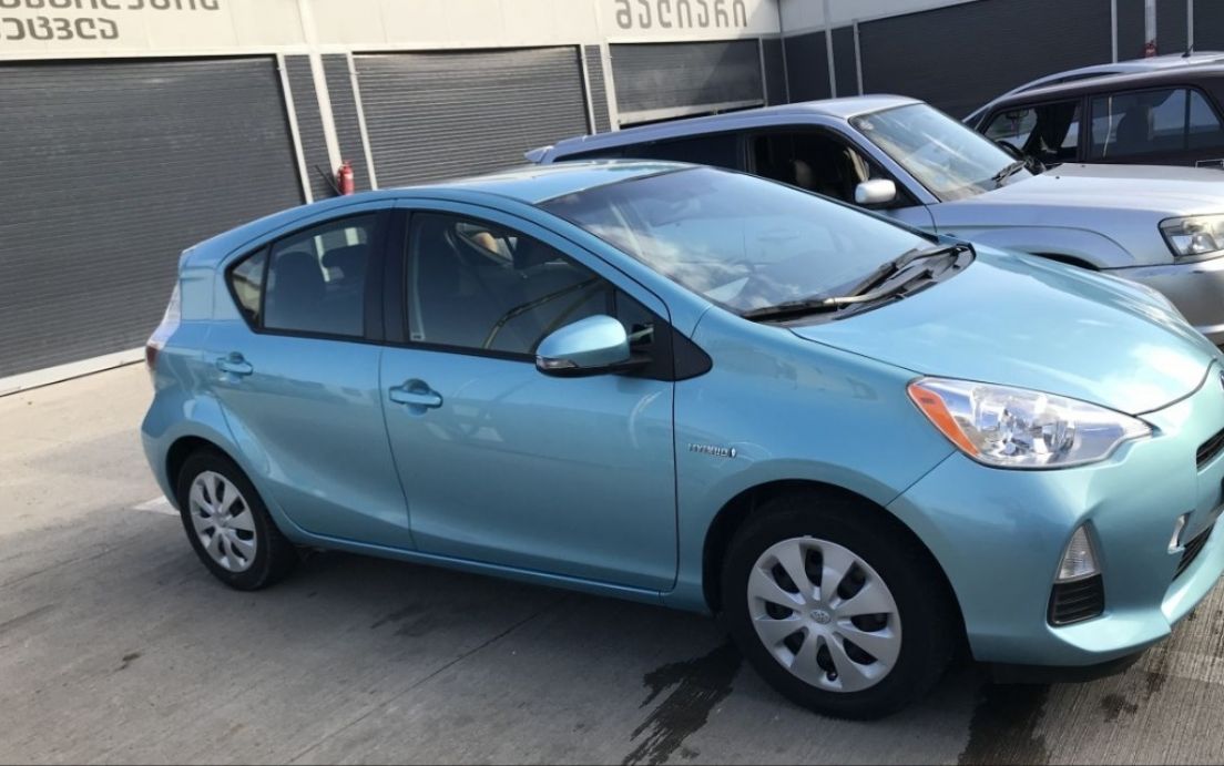 2012 TOYOTA Prius C