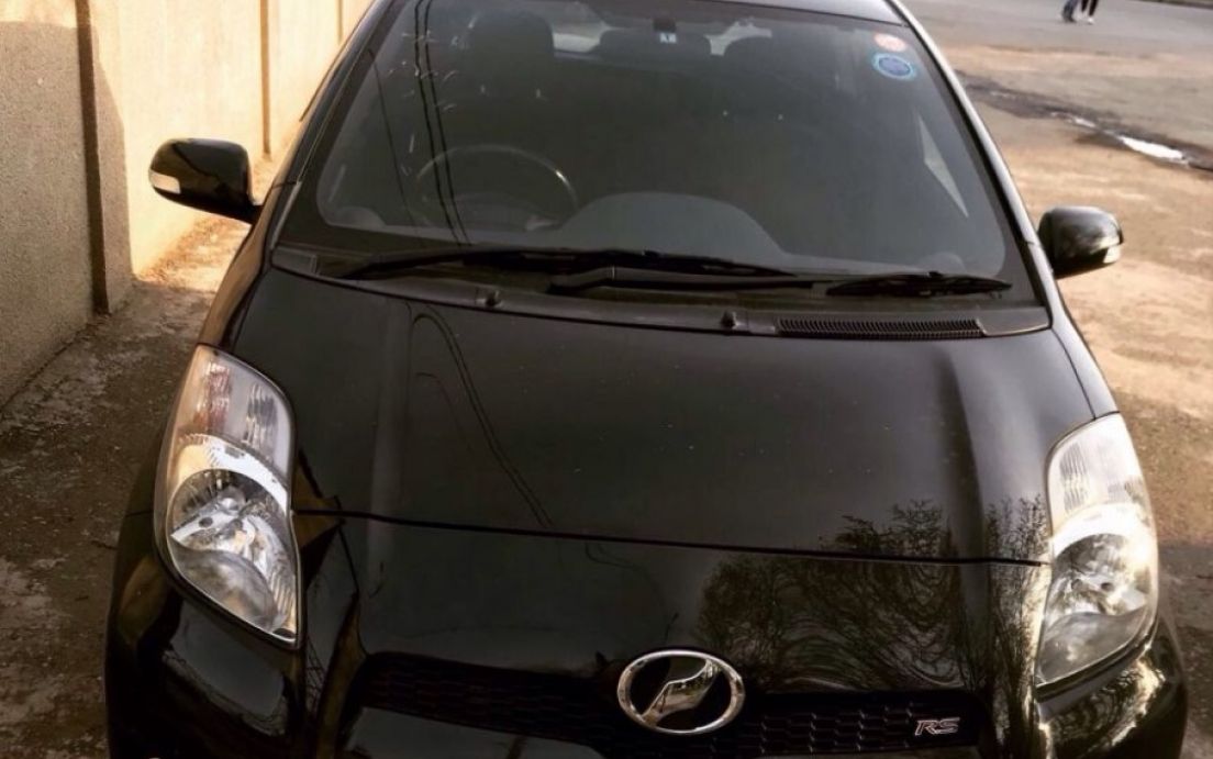 2009 TOYOTA Vitz