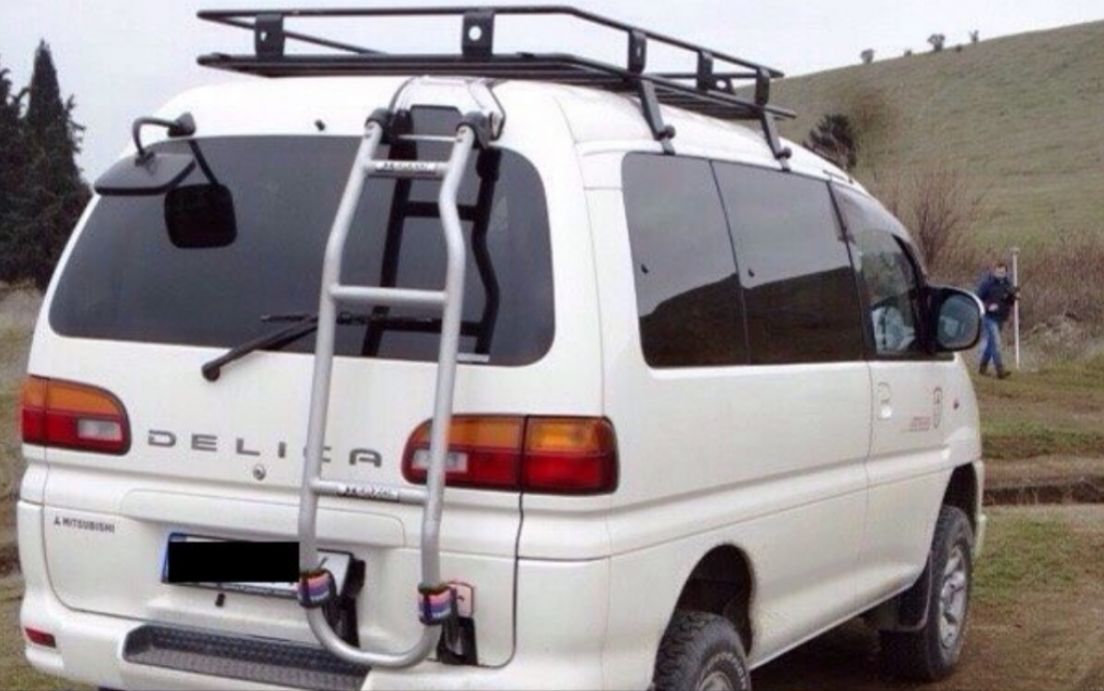 2003 MITSUBISHI Delica