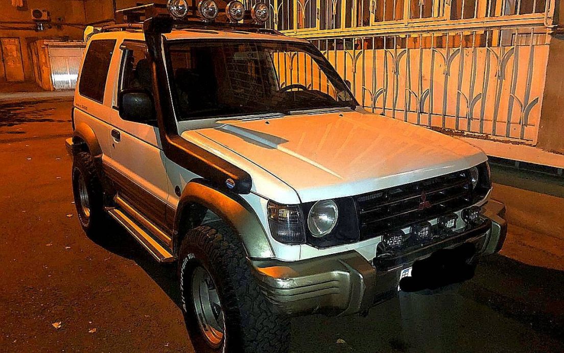 2003 MITSUBISHI Pajero