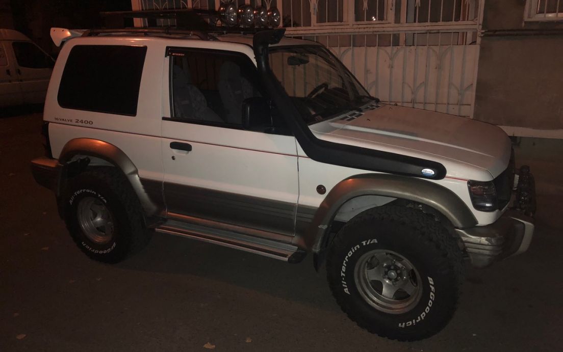 2003 MITSUBISHI Pajero