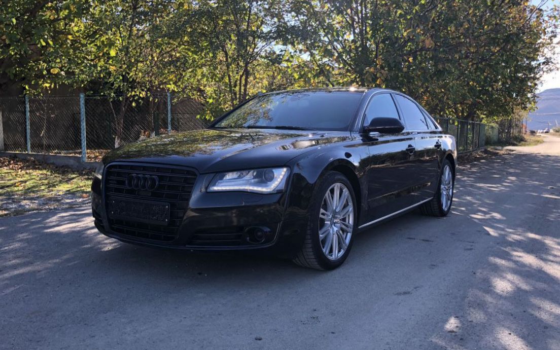 2010 AUDI A8