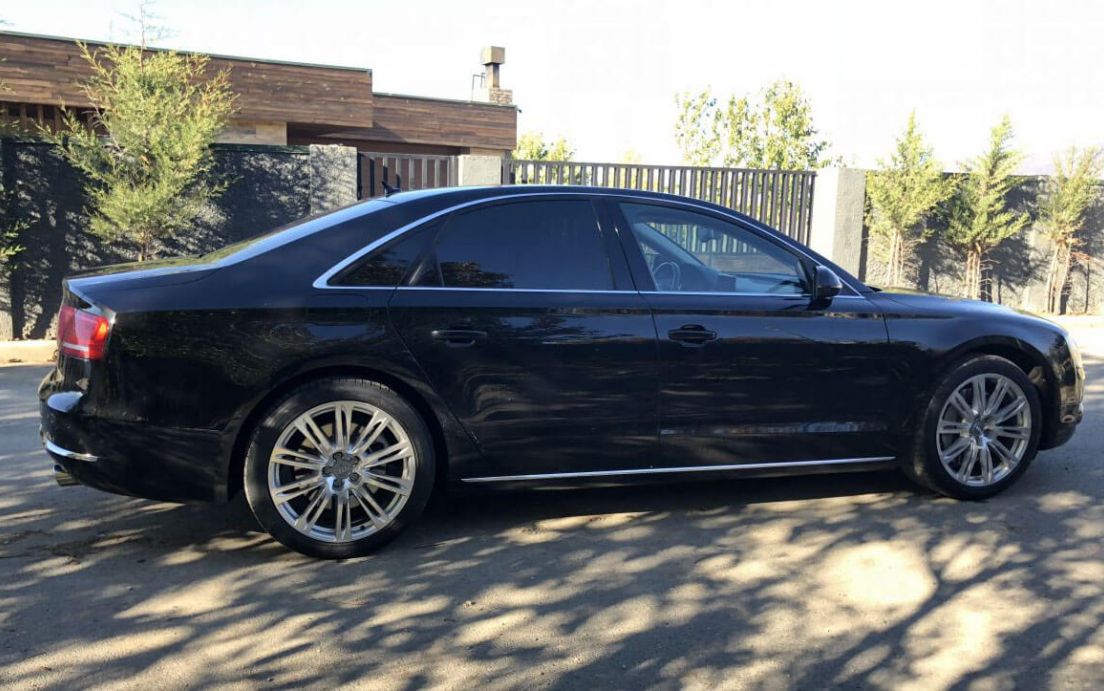 2010 AUDI A8